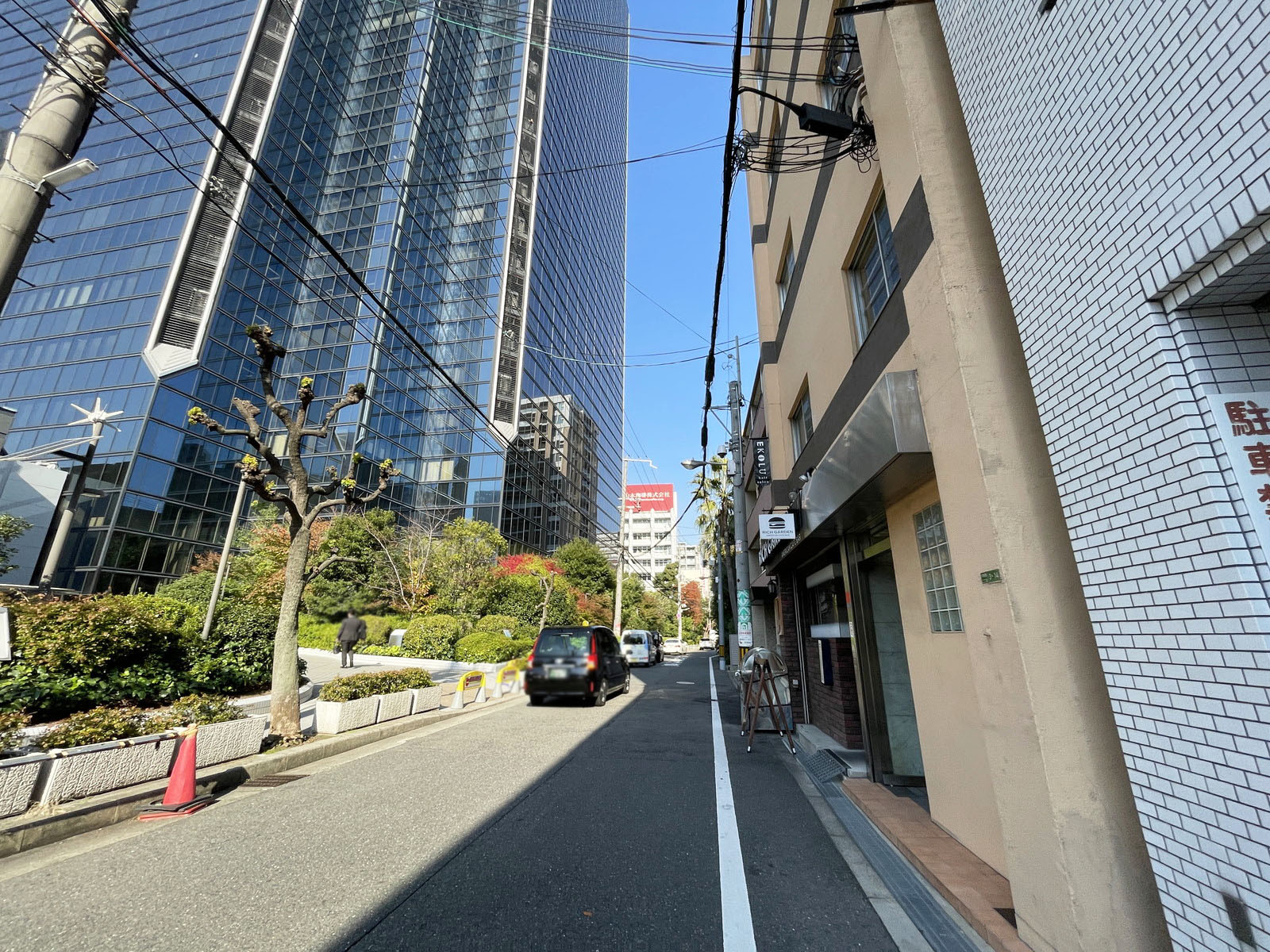梅田センタービル前面の通り