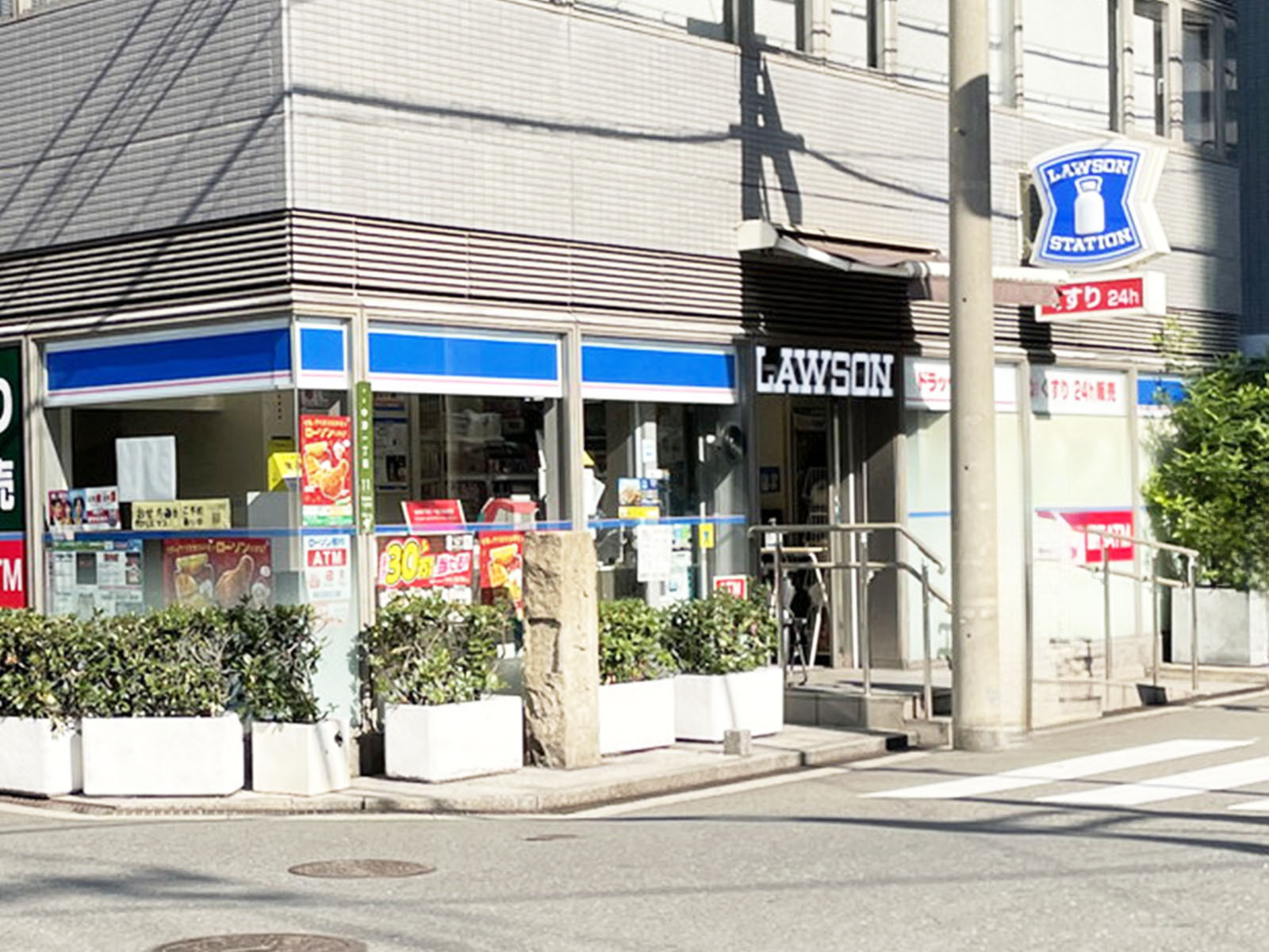 同じ通りのローソン ドラッグミック中津一丁目店