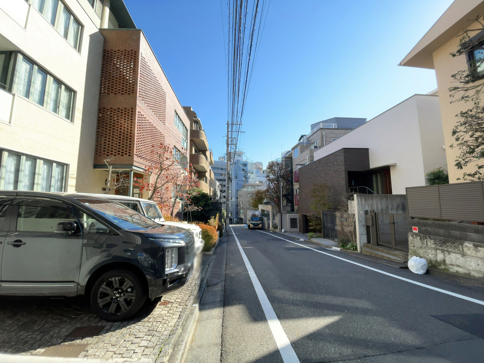カーサスプレンディッド代官山前面の通り
