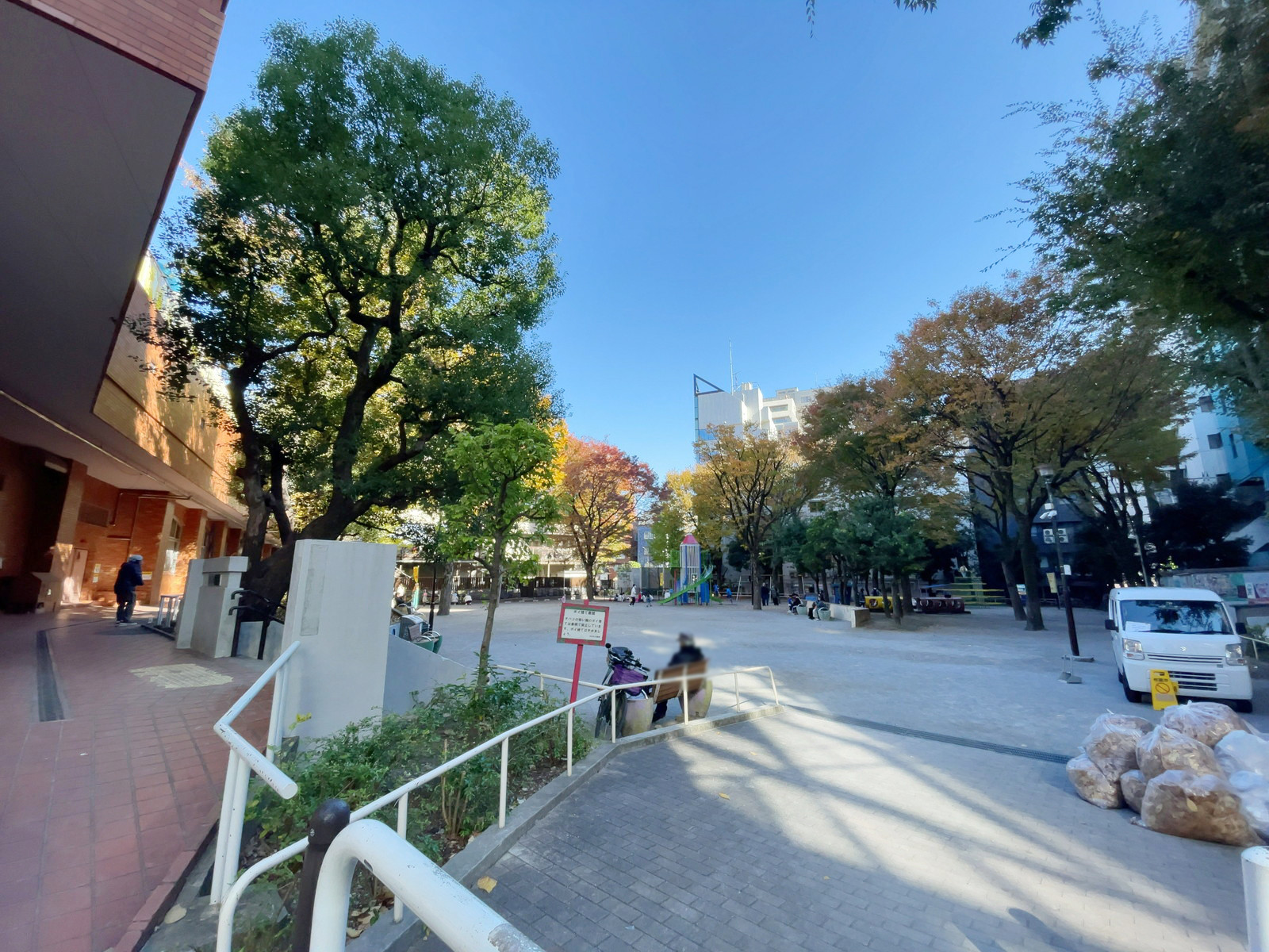 至近の恵比寿公園