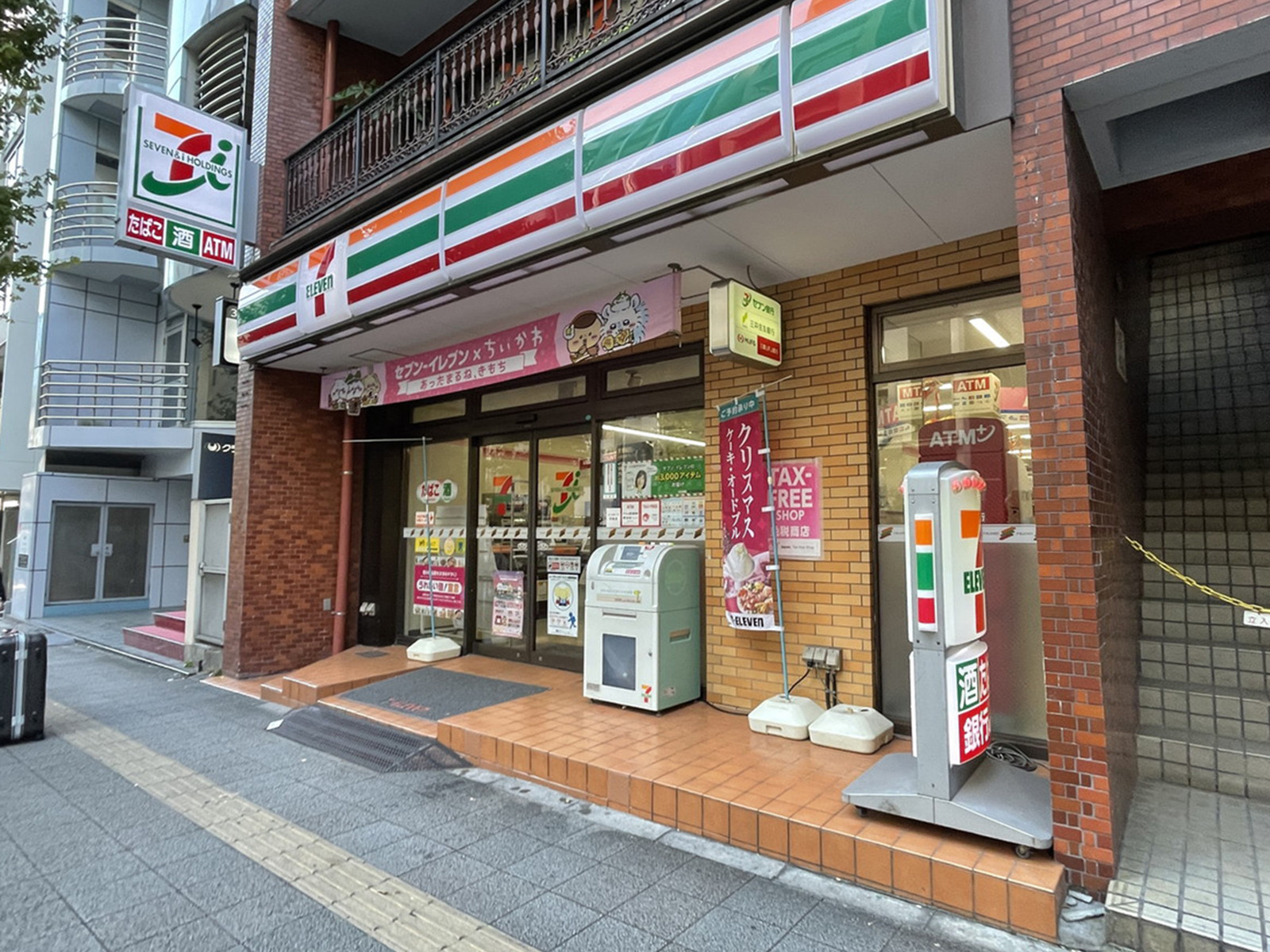 並びのセブンイレブン台東蔵前3丁目店