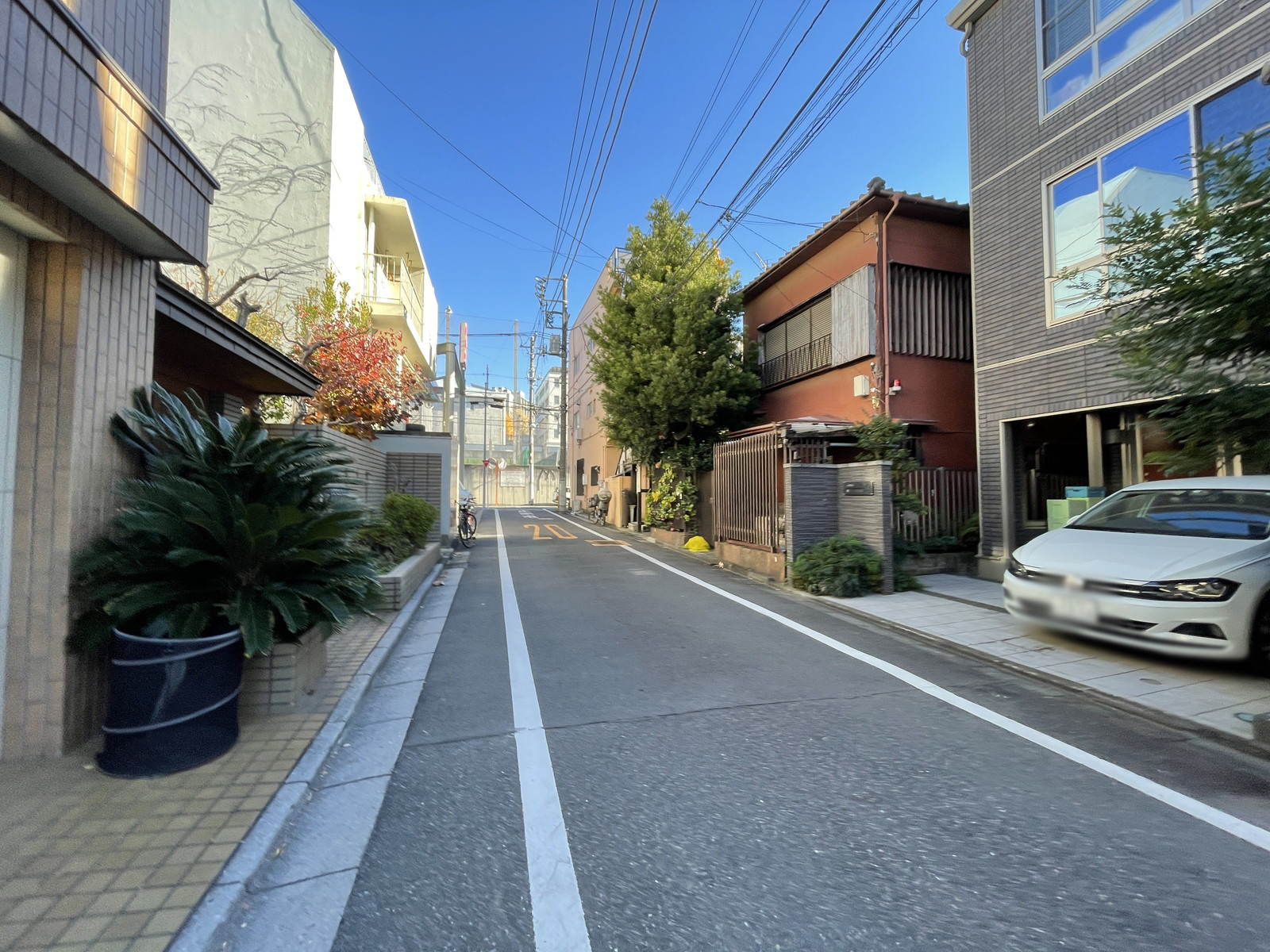 周辺は閑静な住宅エリア