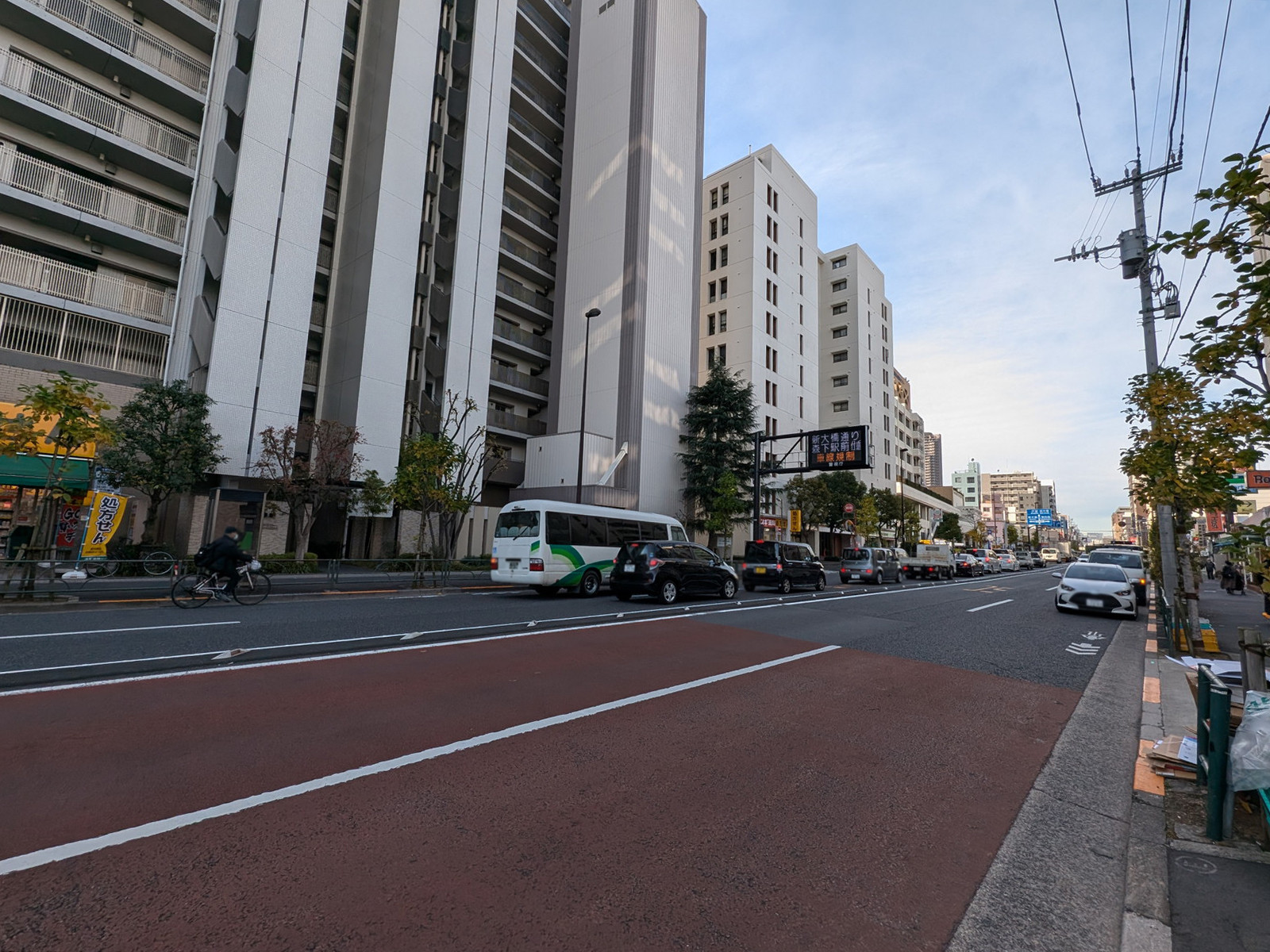 江口ビル前面の新大橋通り