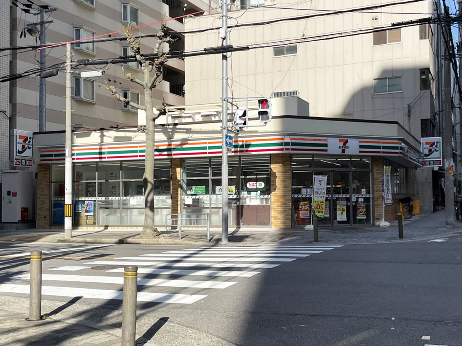 同じ通りにあるセブンイレブン 大阪大手通1丁目店