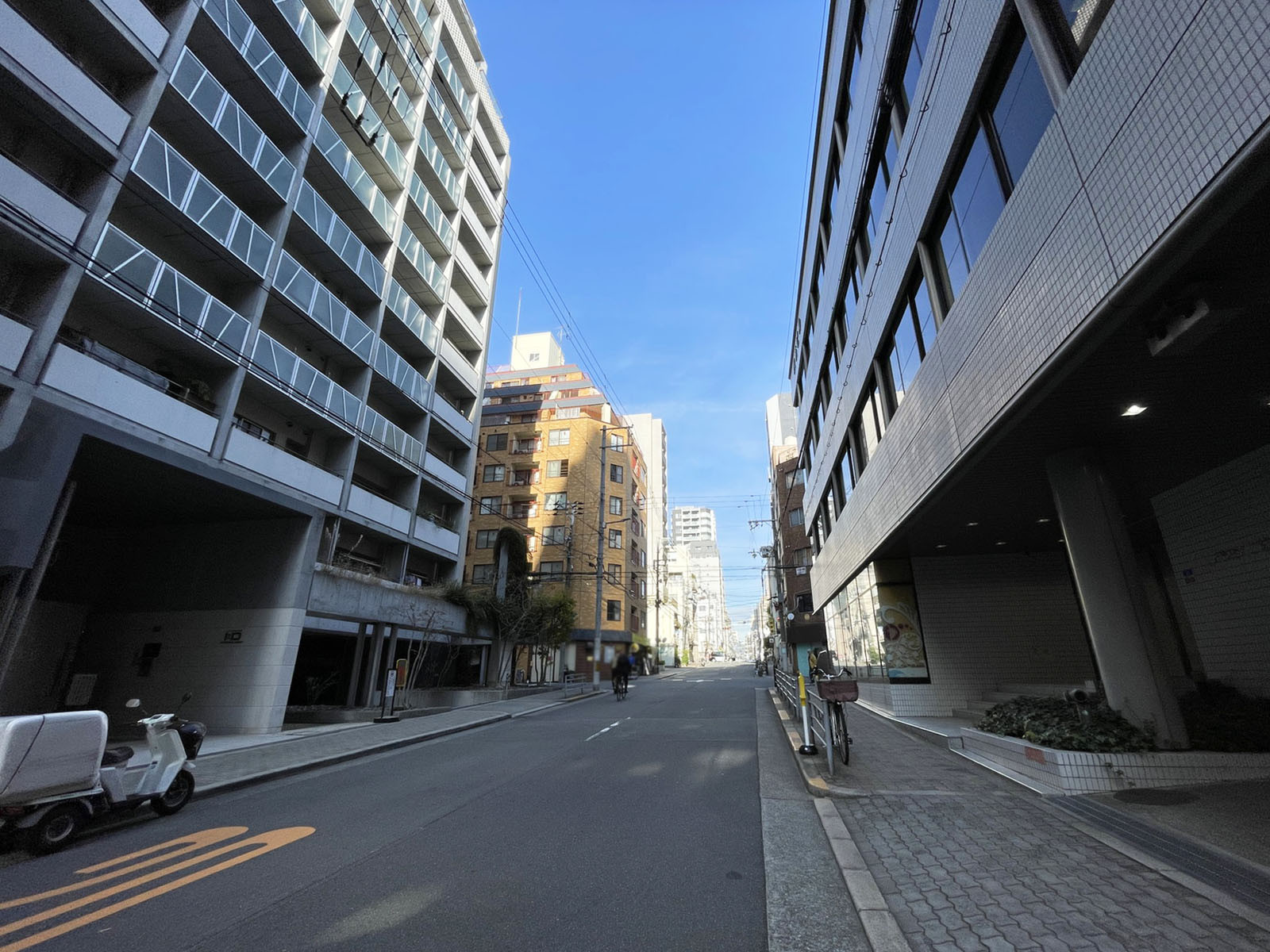 内本町松屋ビル10ビル前面の通り