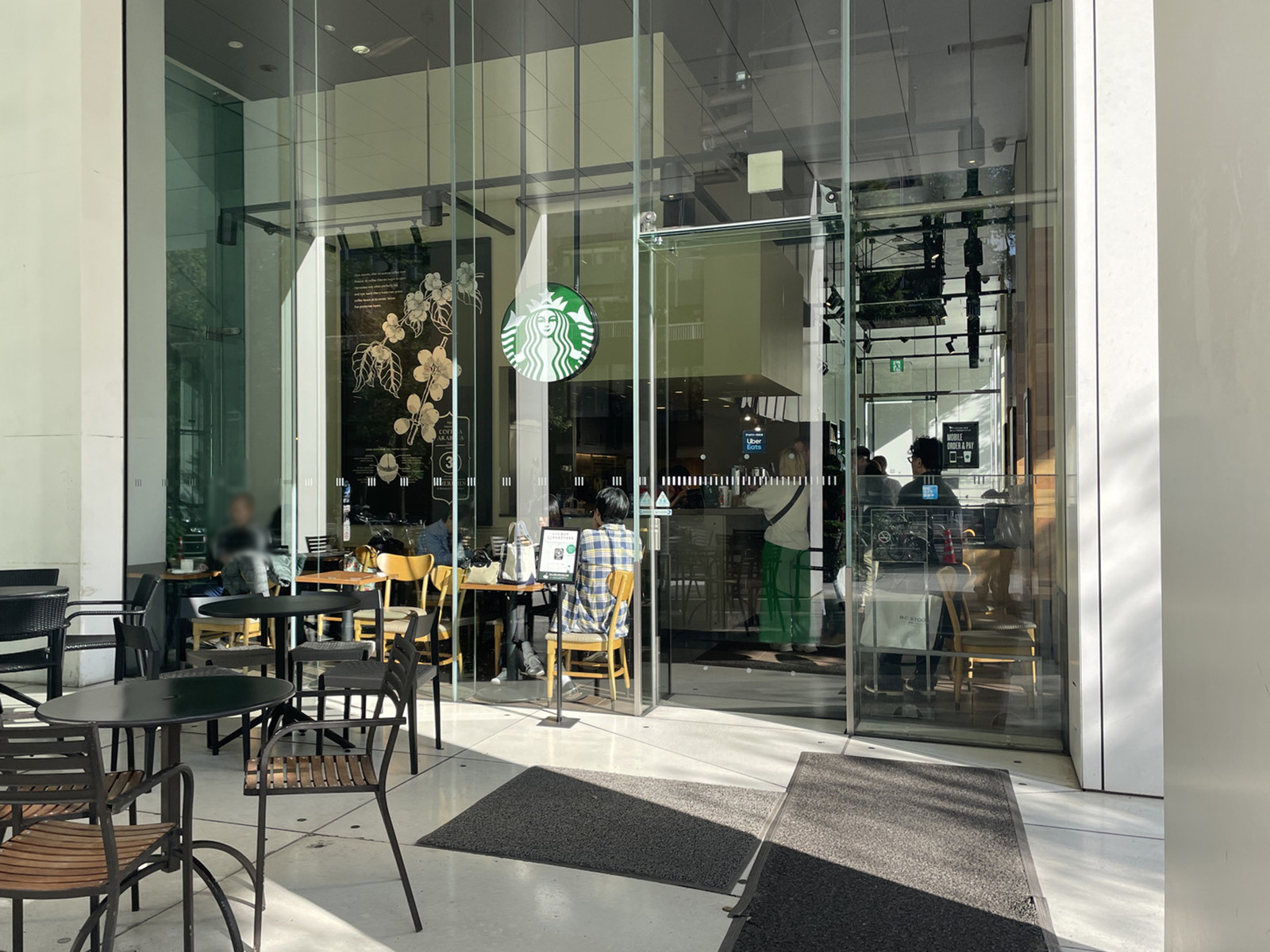 徒歩3分のスターバックスコーヒー東銀座店