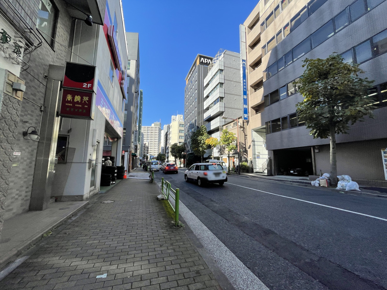 Biz Feel Ginza East前面の通り