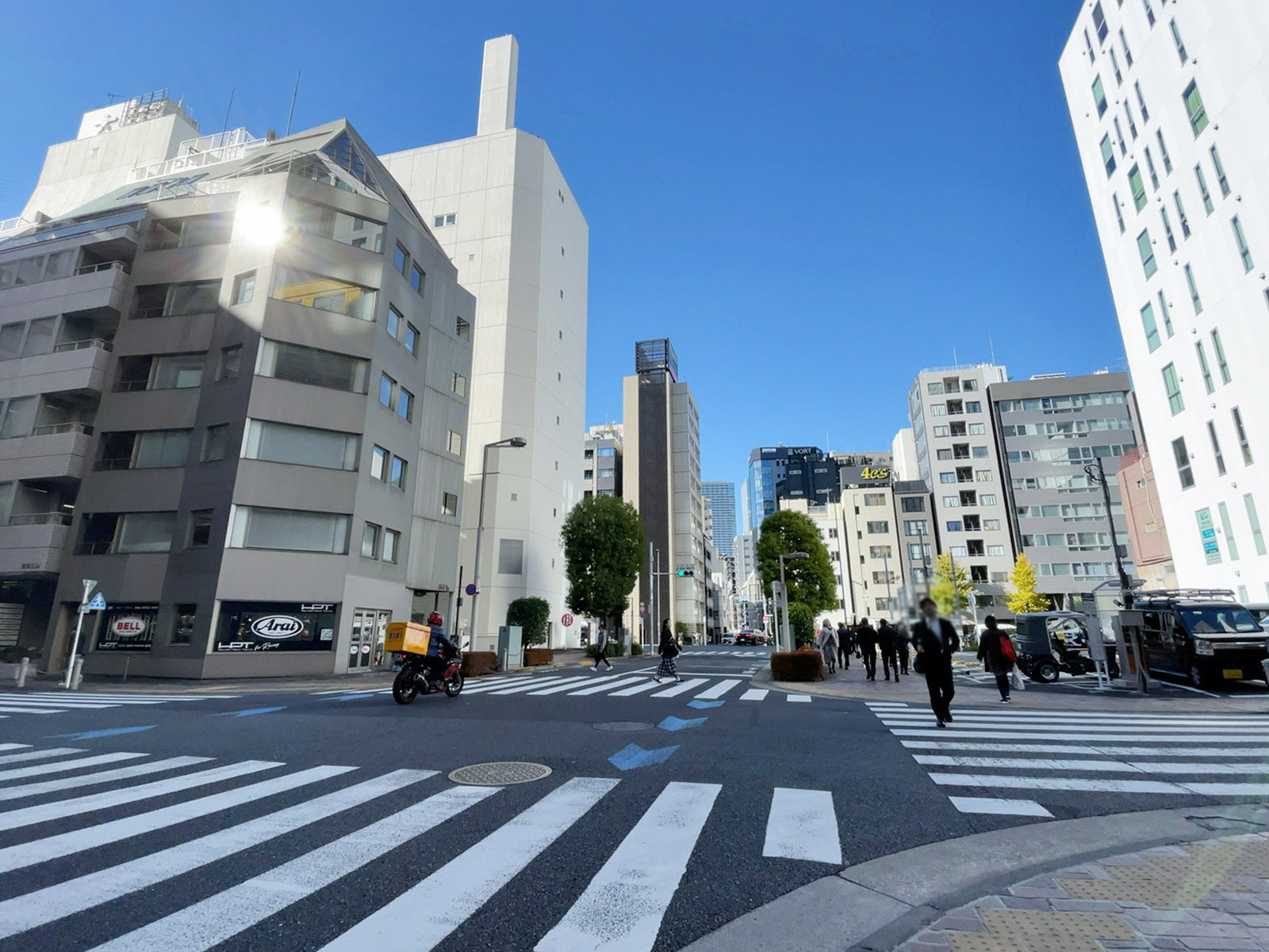 エディフィチオトーコー前面の通り