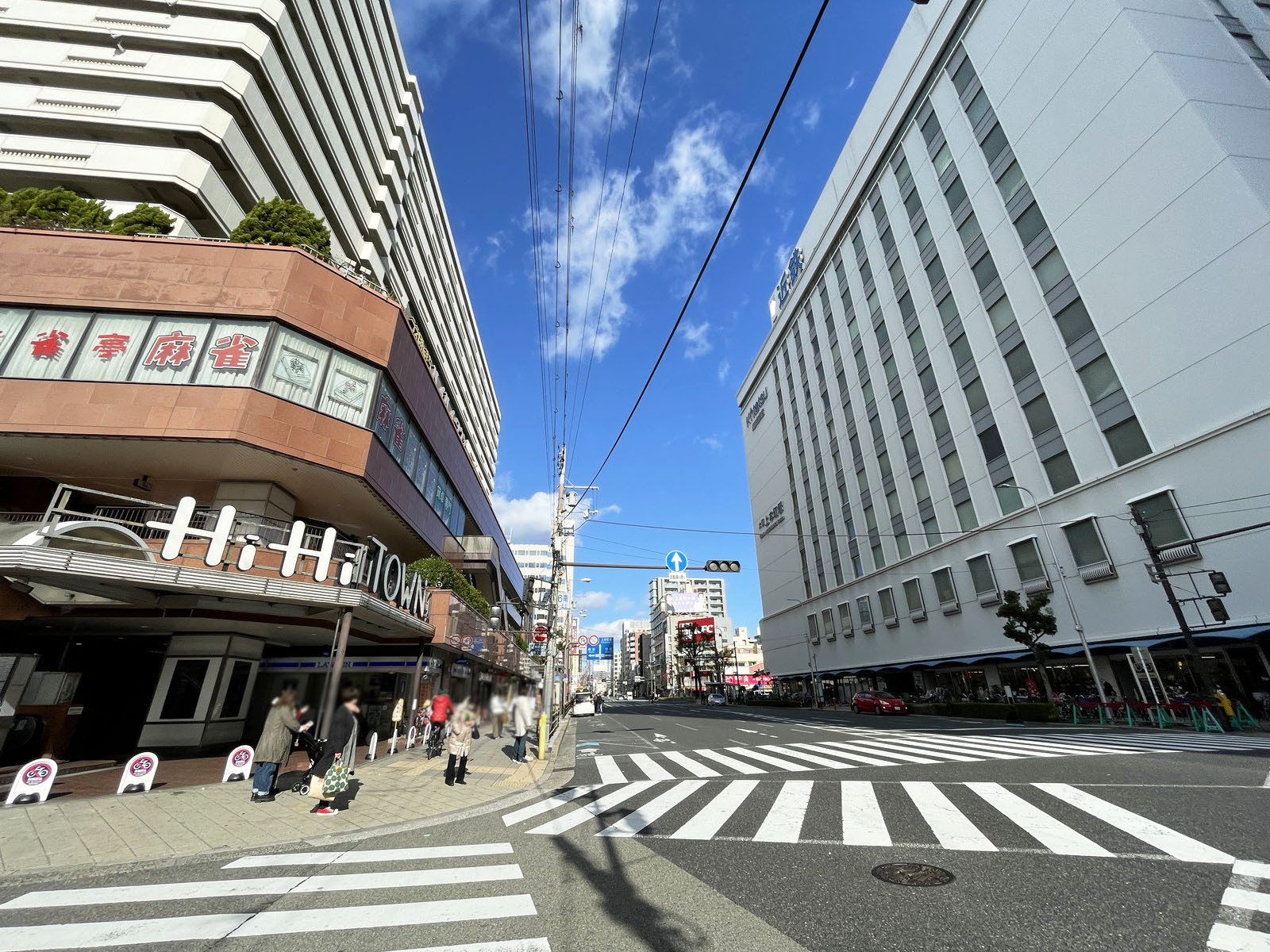 うえほんまちハイハイタウン前面の通り