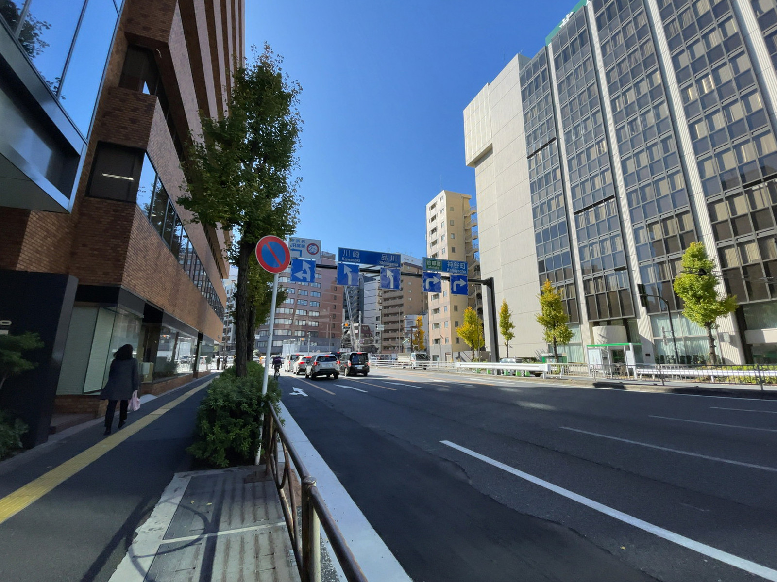 PMO東新橋前面の第一京浜