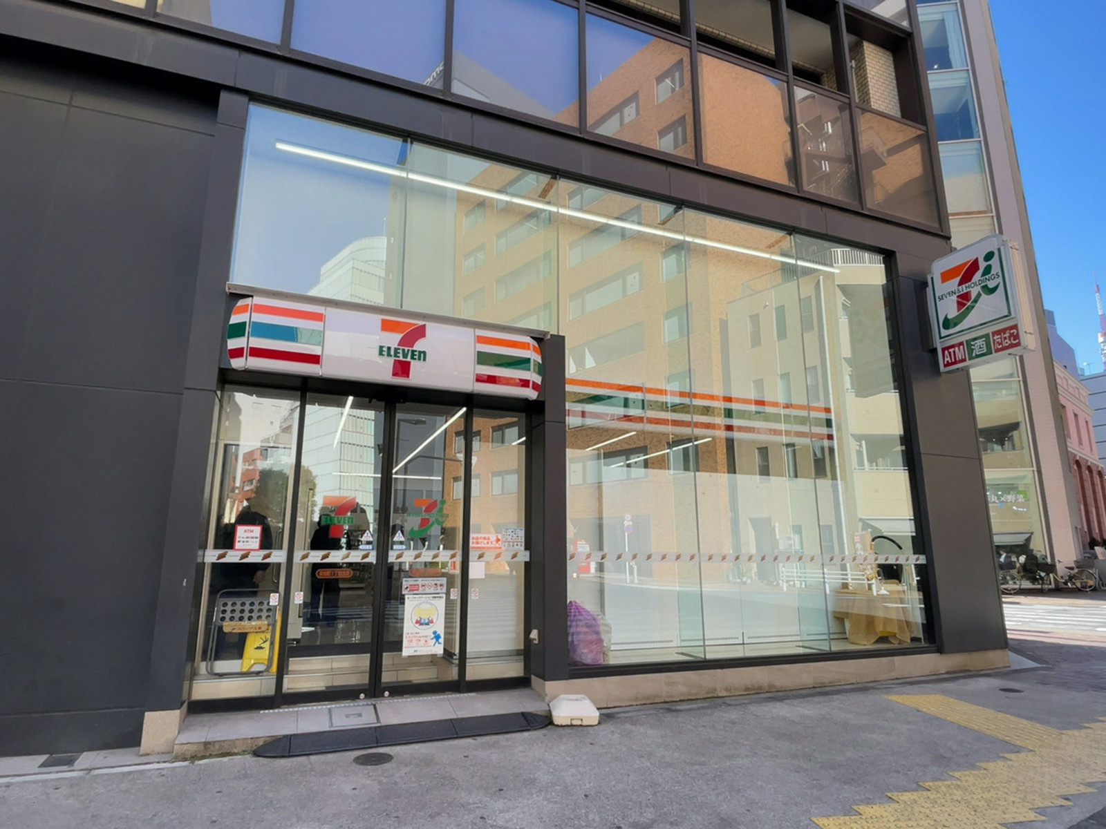 徒歩2分のセブンイレブン 浜松町1丁目北店