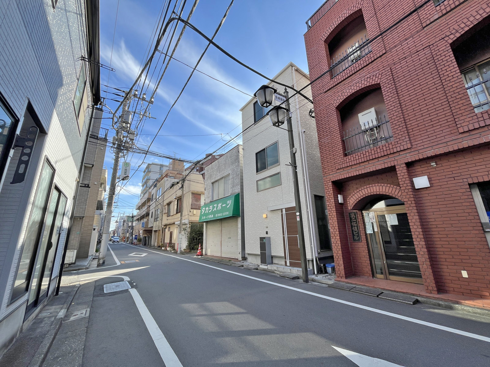 第二柘植ビル前面通り
