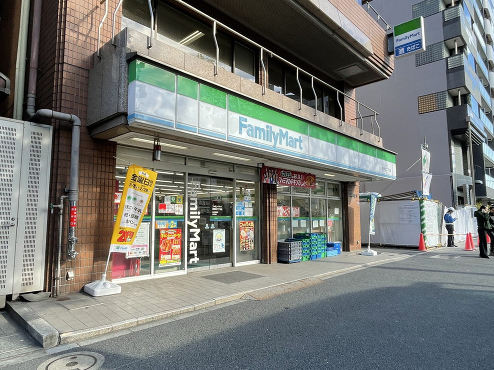 徒歩1分のファミリーマート東神田2丁目店