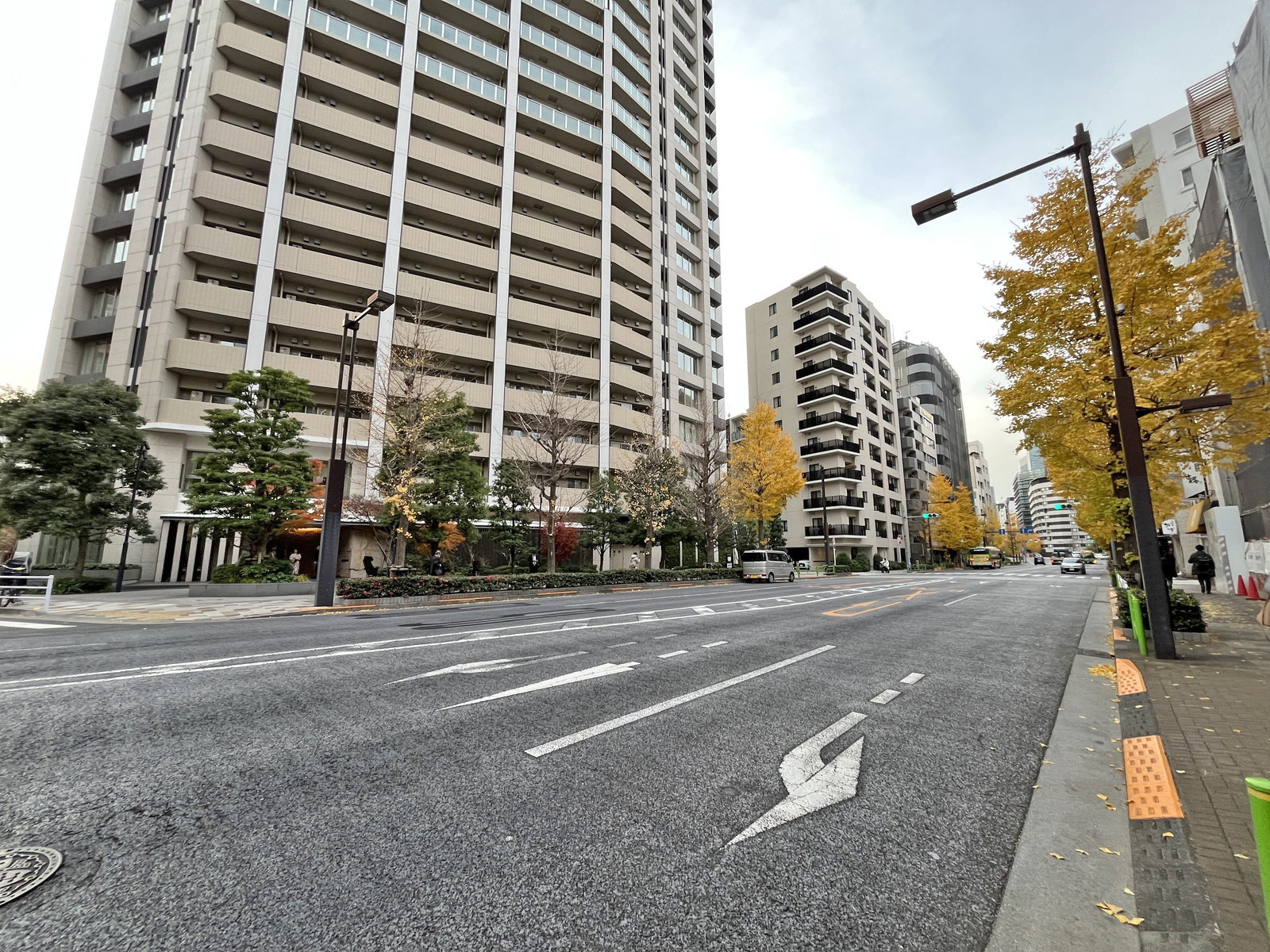 R-TERRACE八丁堀前面の八重洲通り