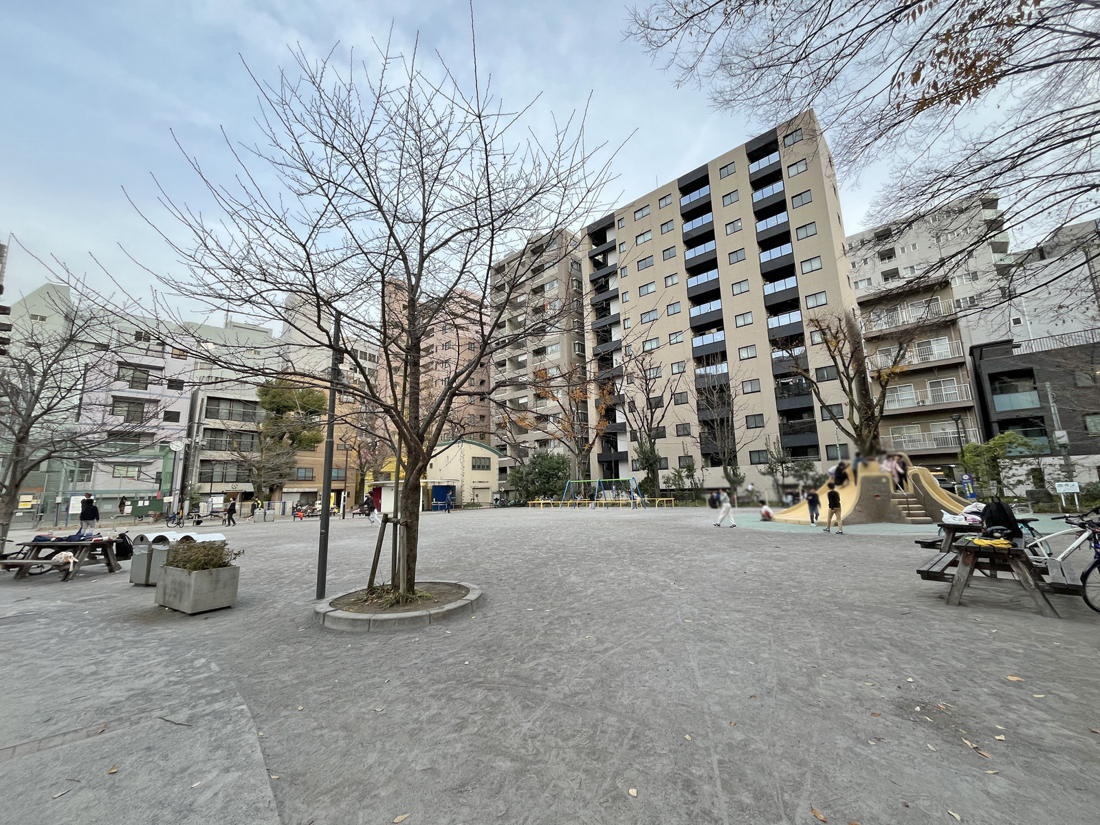 徒歩3分の越前堀児童公園