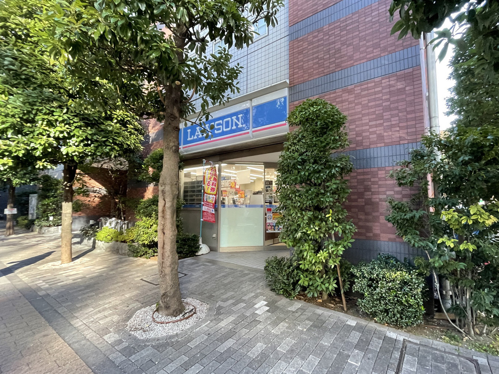 徒歩1分のローソン 秋葉原北口店
