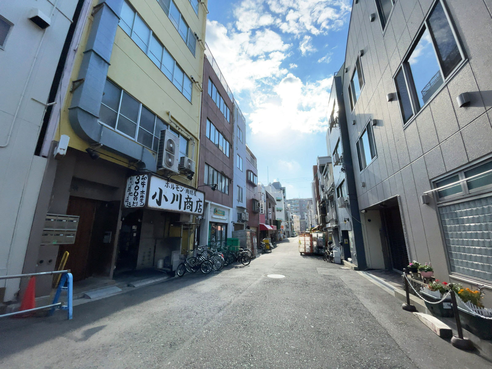 太田ビル前面の通り