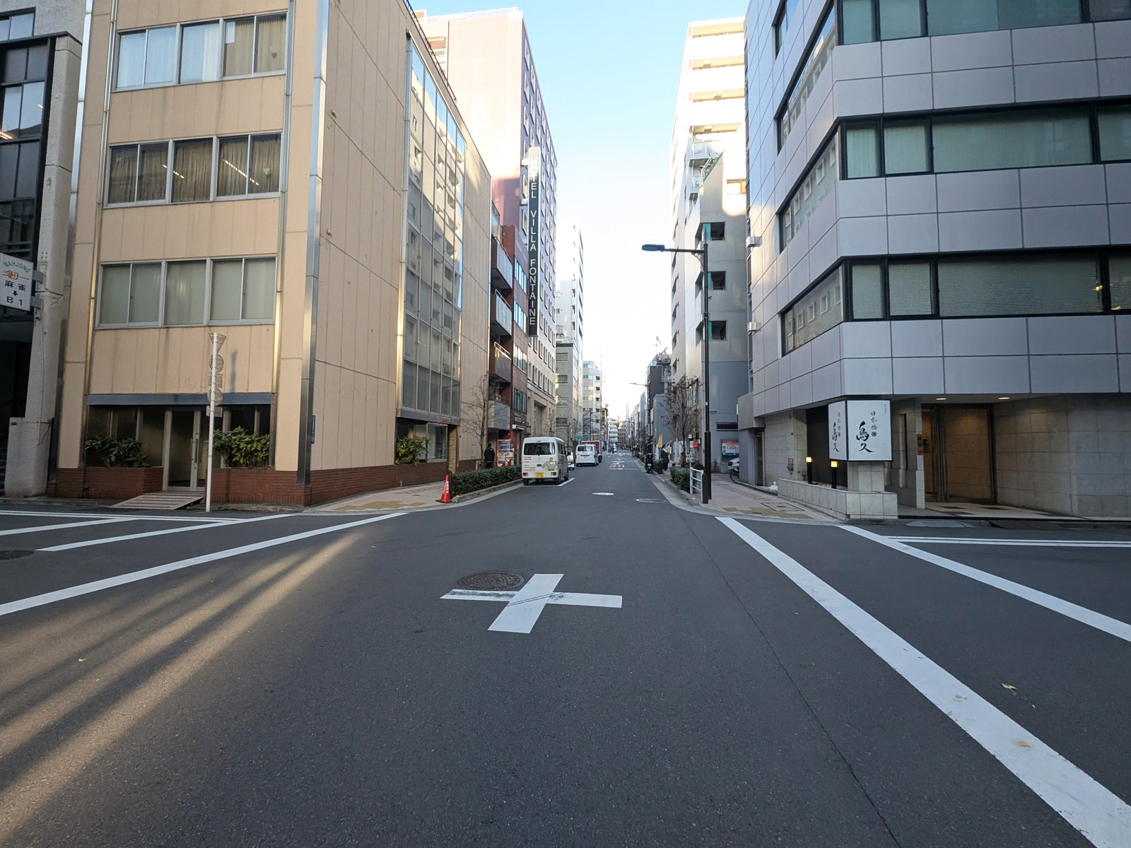 キューブワン八丁堀前面の鈴らん通り