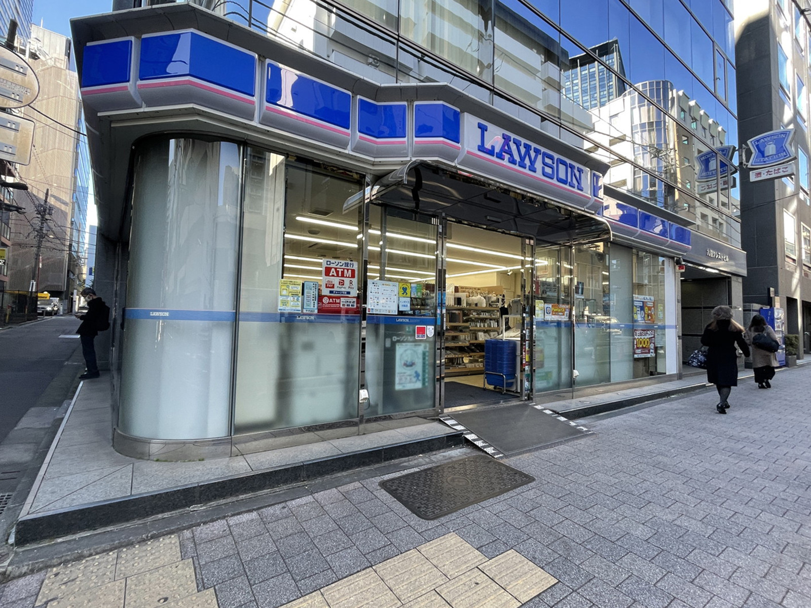 徒歩1分のローソン九段北1丁目店