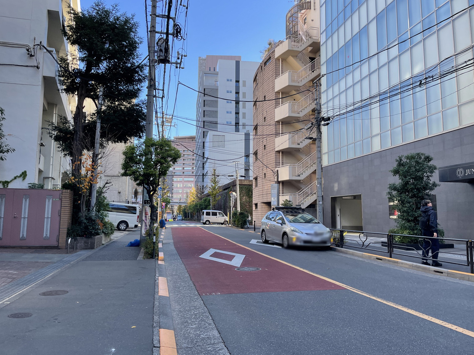 元町館前面の通り