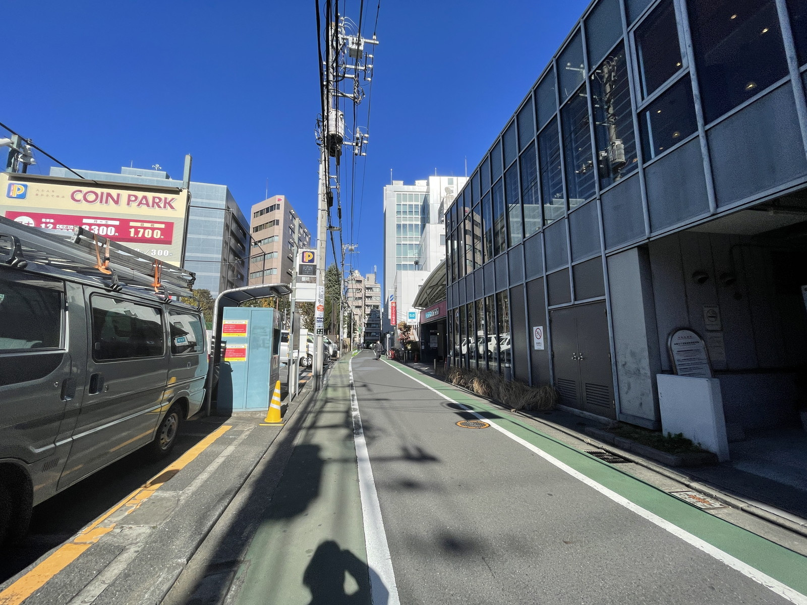 本郷東急ビル前面の通り