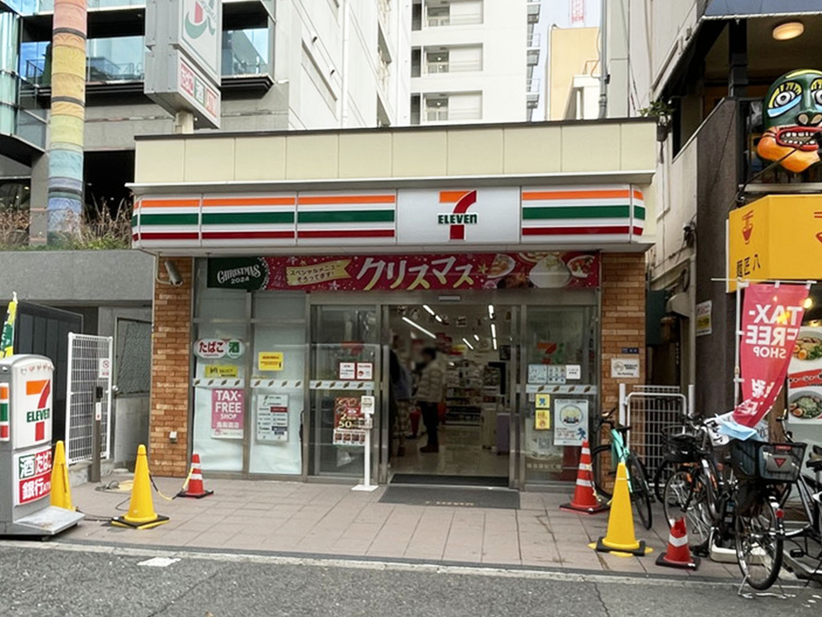 向かいにあるセブンイレブン 南船場3丁目店