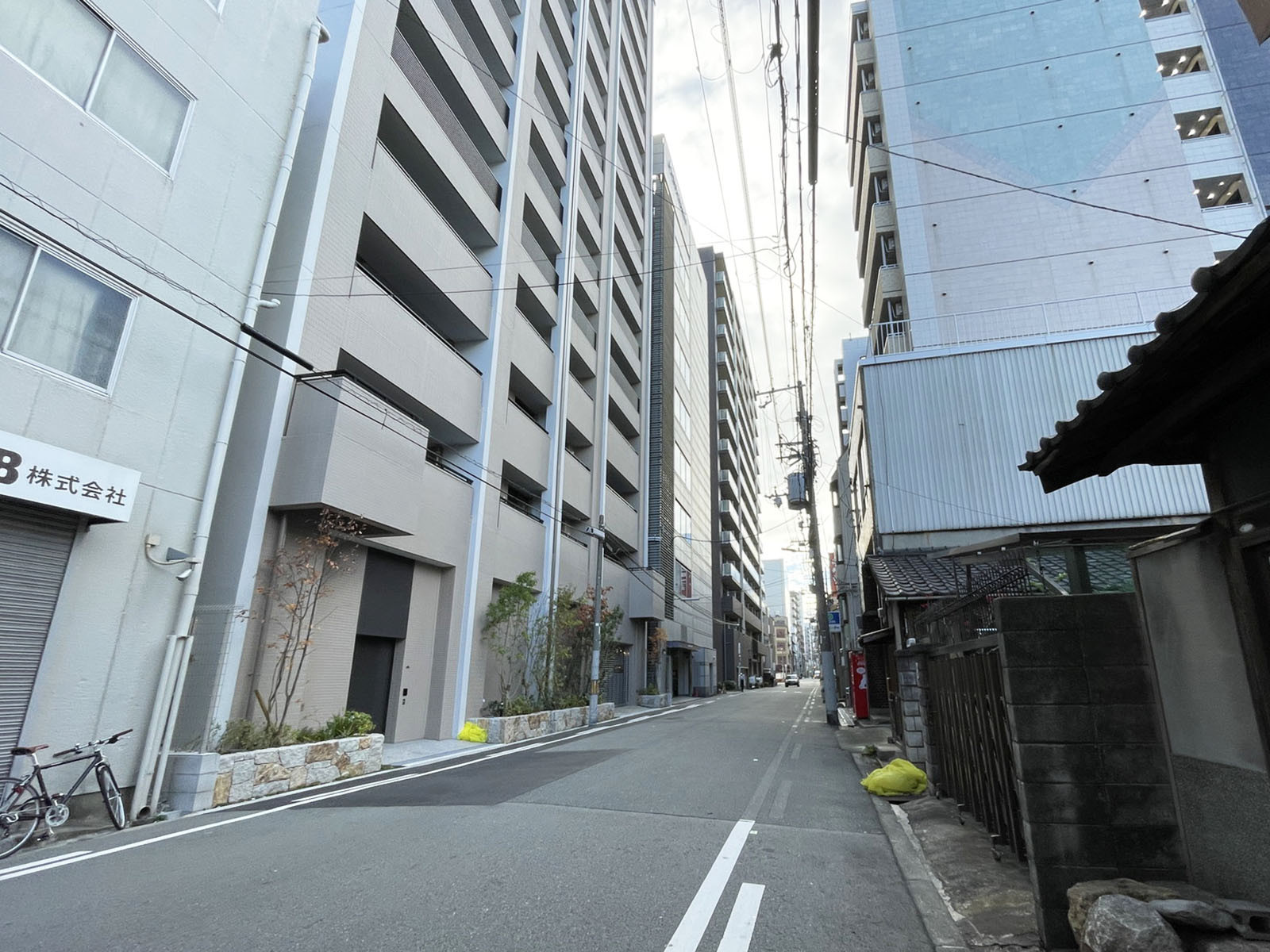 JP松屋町駅前ビル前面の通り