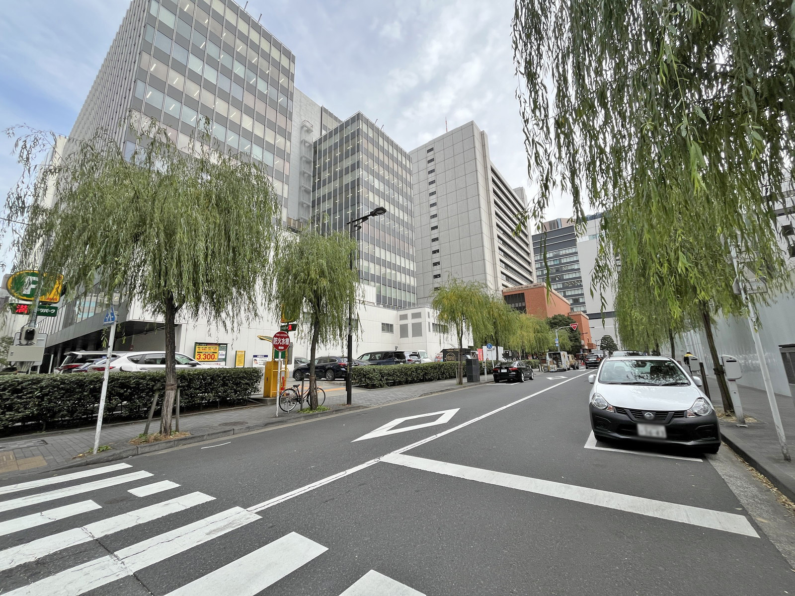 第五安田ビル前面通り