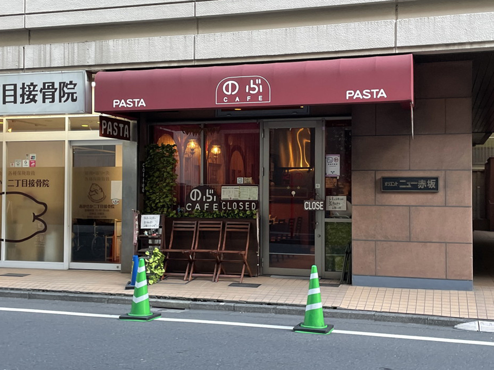 周辺には飲食店が点在
