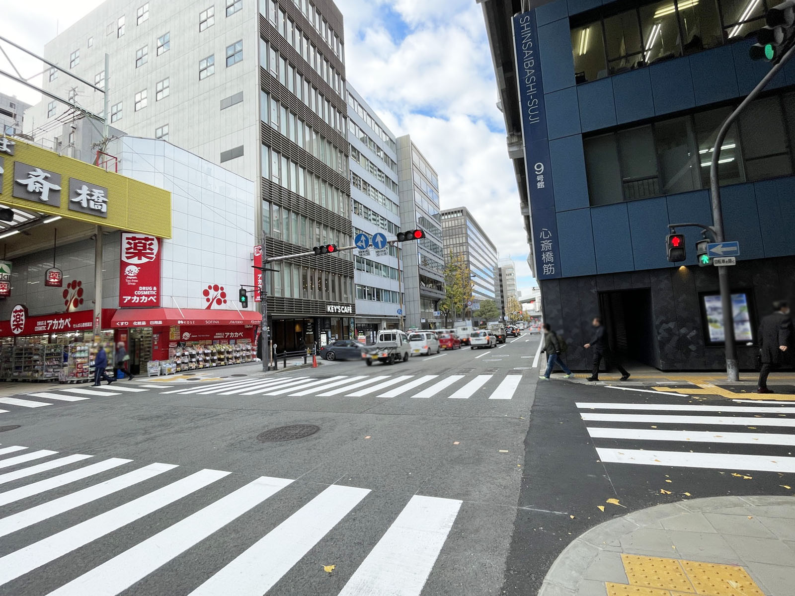 センバフロント前面の通り