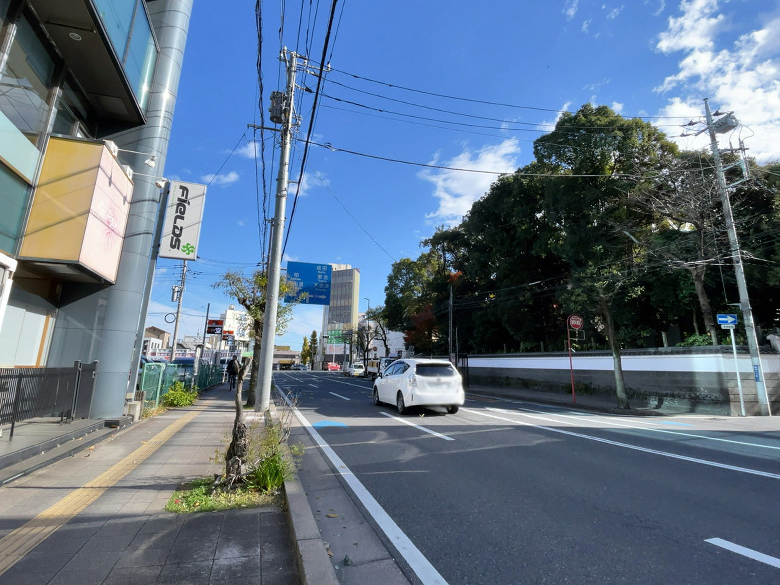 K&Iビル前面の通り