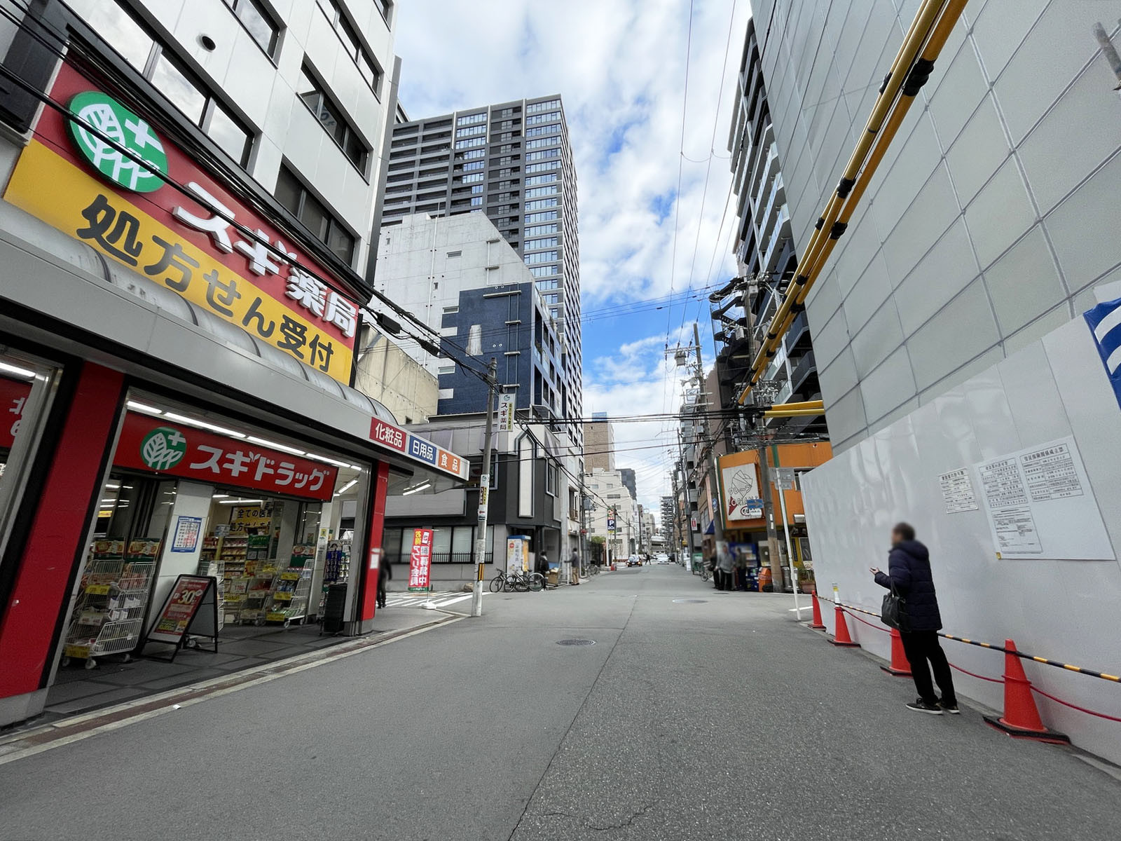 ネオフィス堺筋本町前面の通り