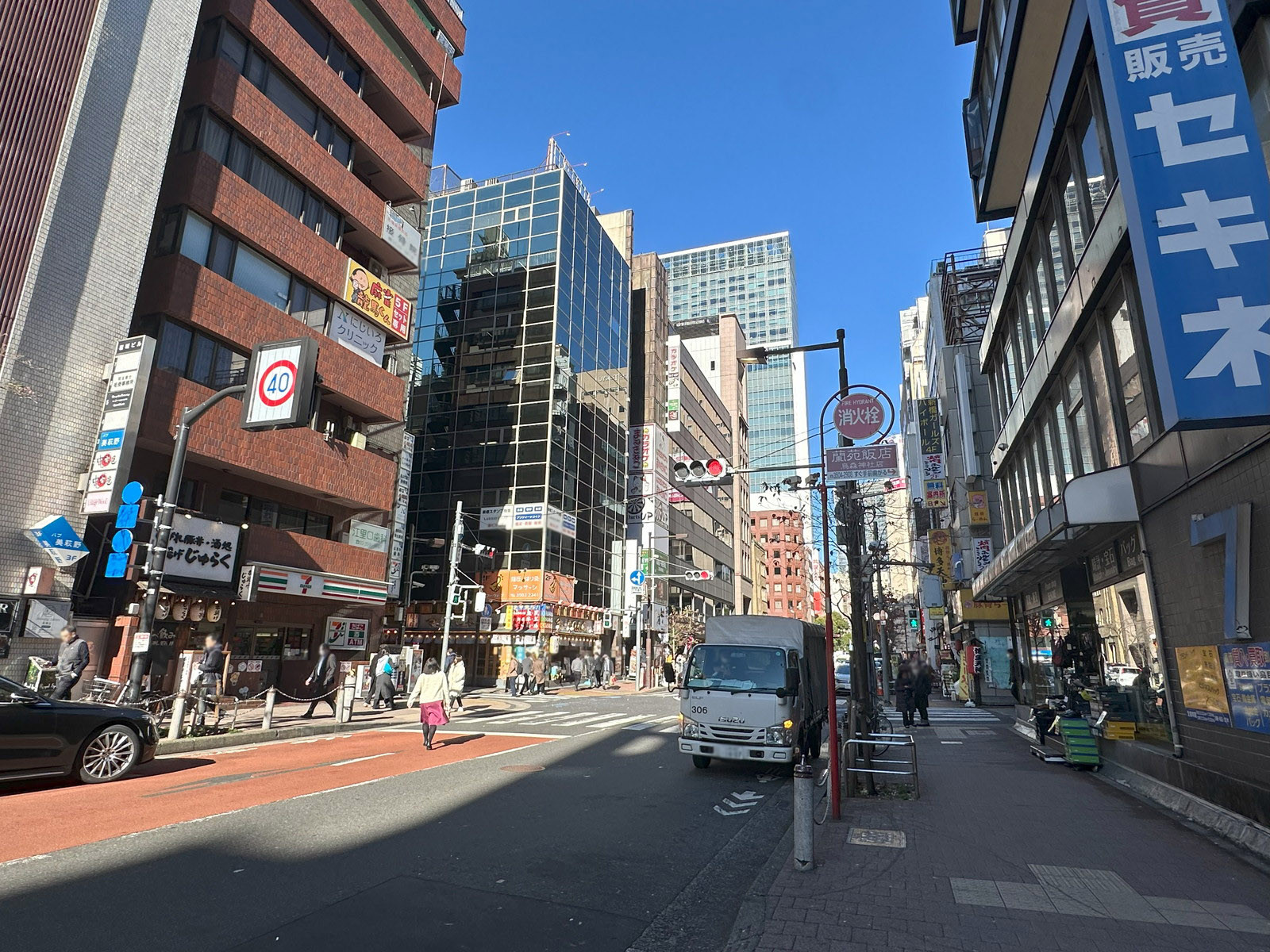 新橋原ビル前面の赤レンガ通り