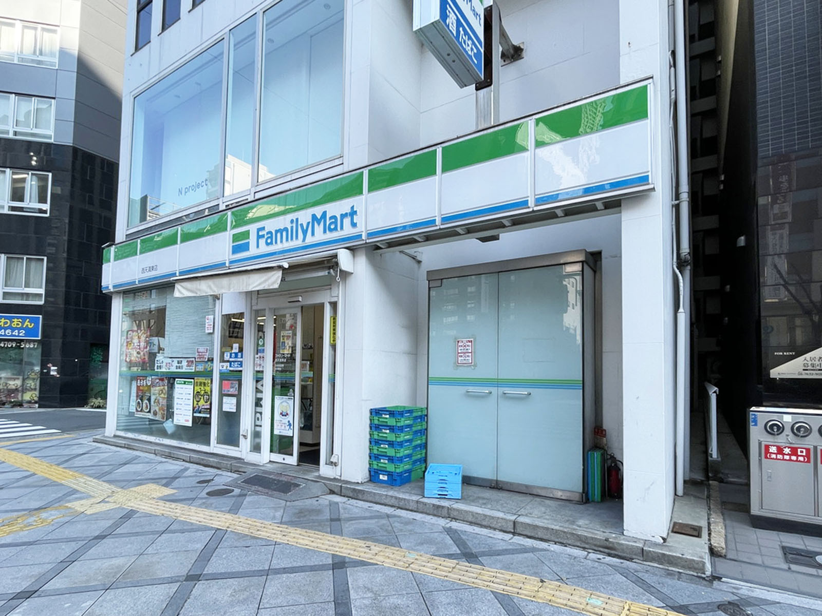 同じ通りにあるファミリーマート 西天満東店