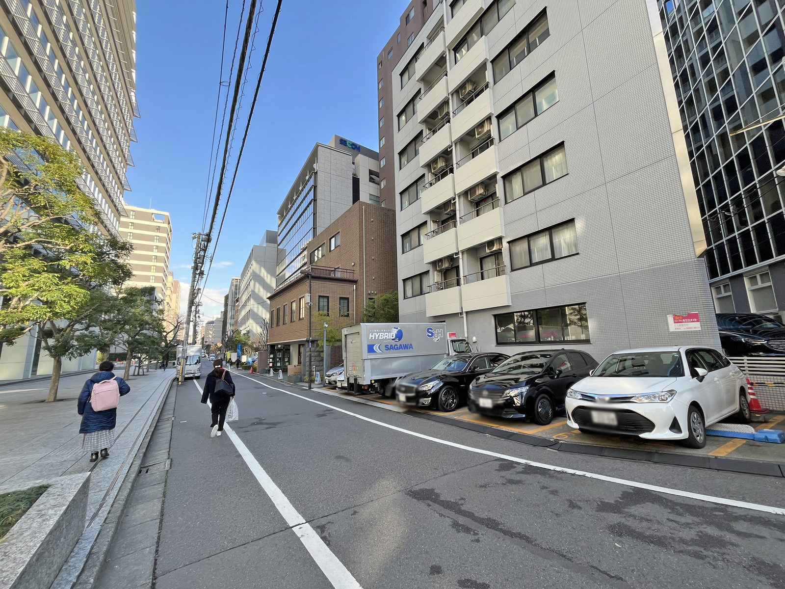 二番町ビル前面通り