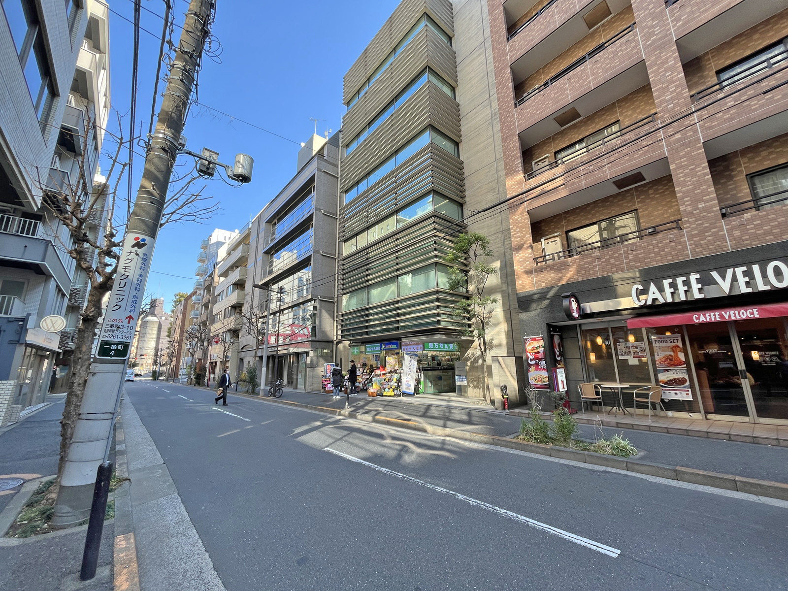 一番町村上ビル前面通り