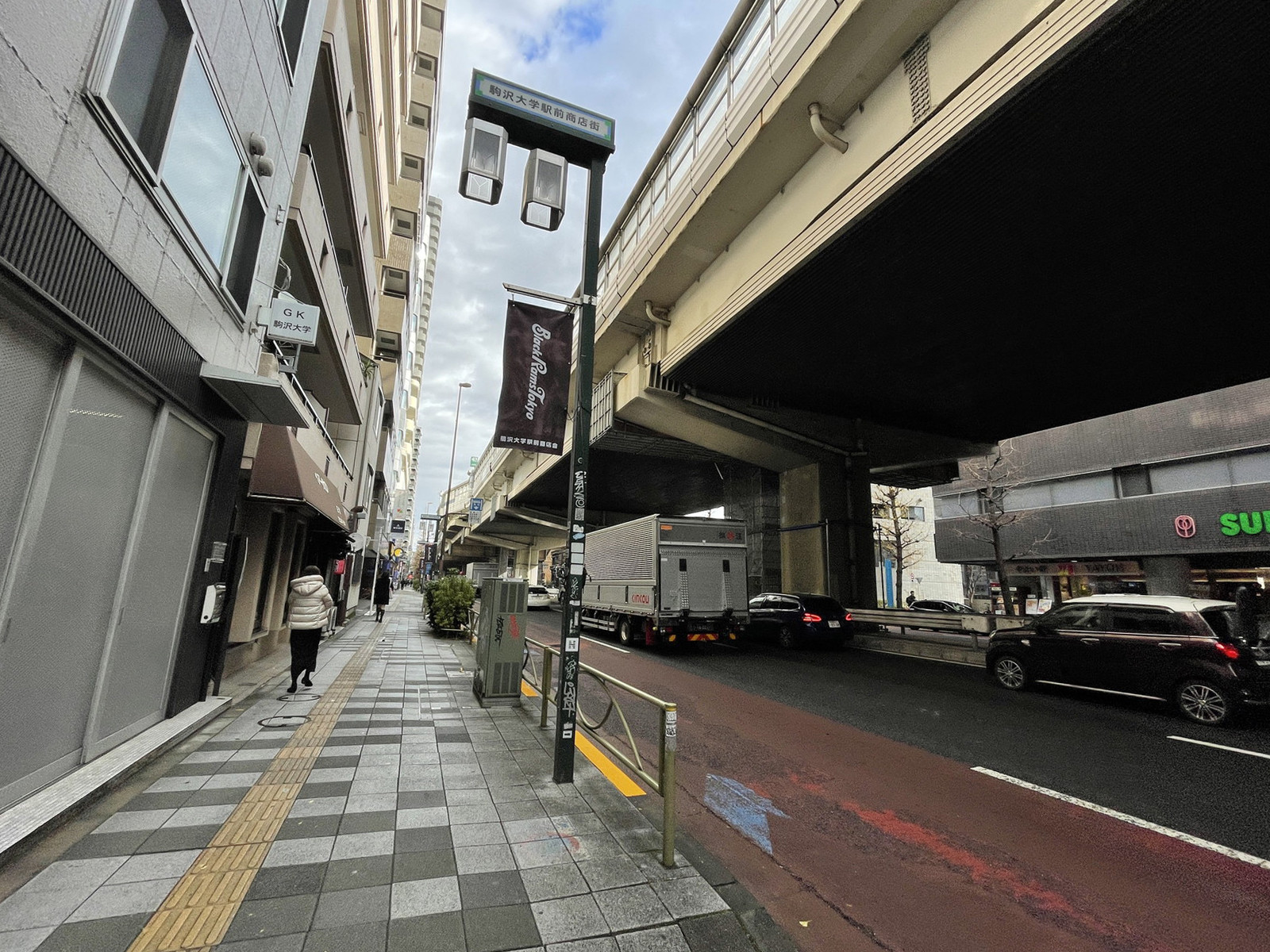 伊東ビル前面の通り