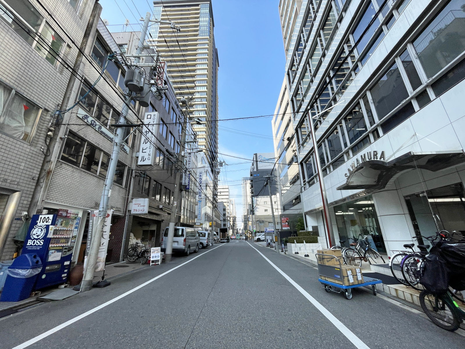 イワタビル前面の通り