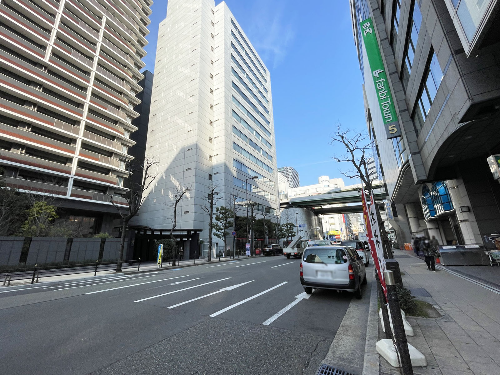 フクダ不動産堺筋本町ビル前面の通り