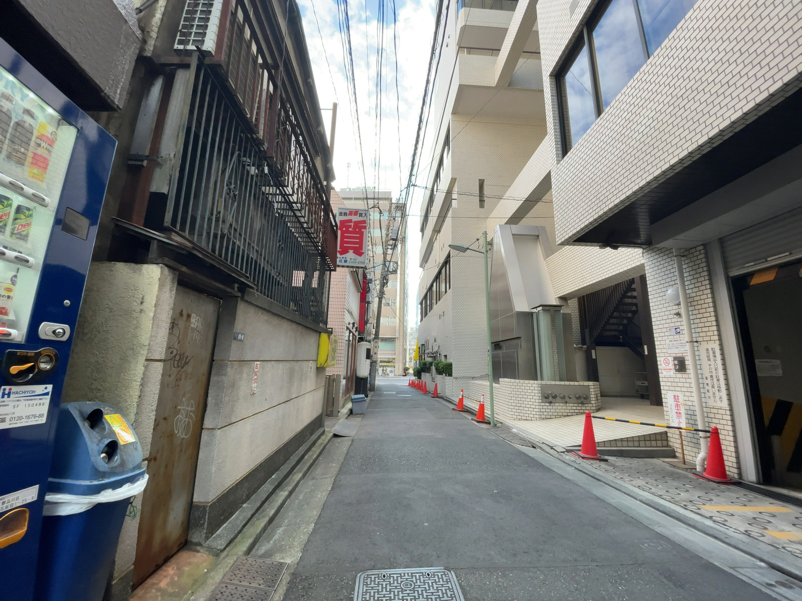 今田ビル前面の通り