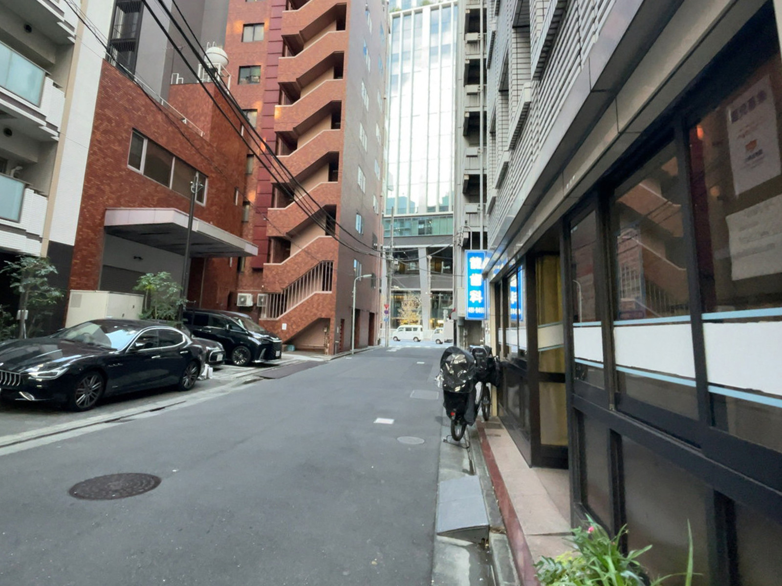 喜助西五反田ビル前面の通り