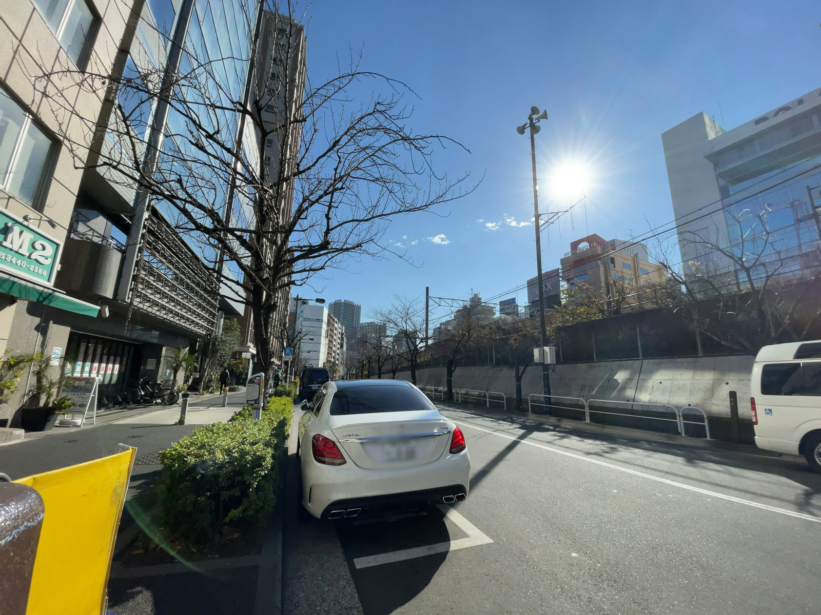 第2山崎ビル前面の通り
