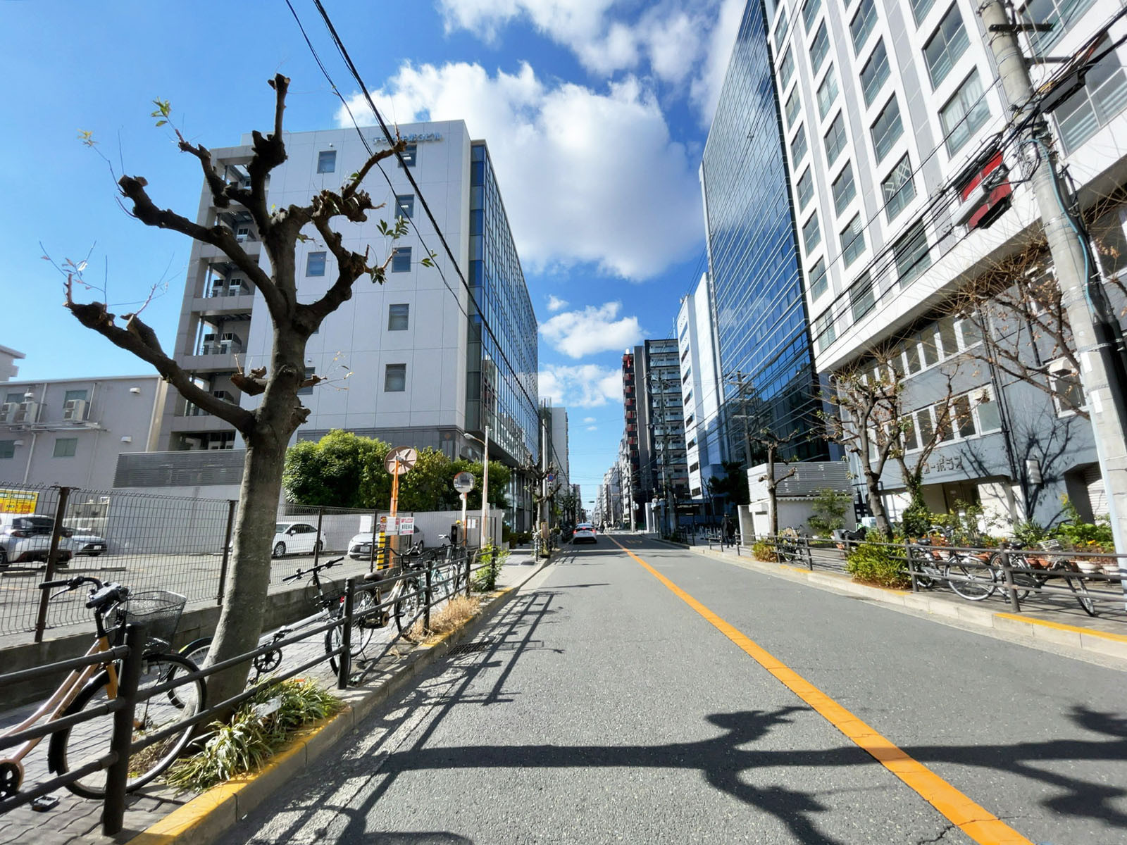 新大阪飯田ビル前面の通り