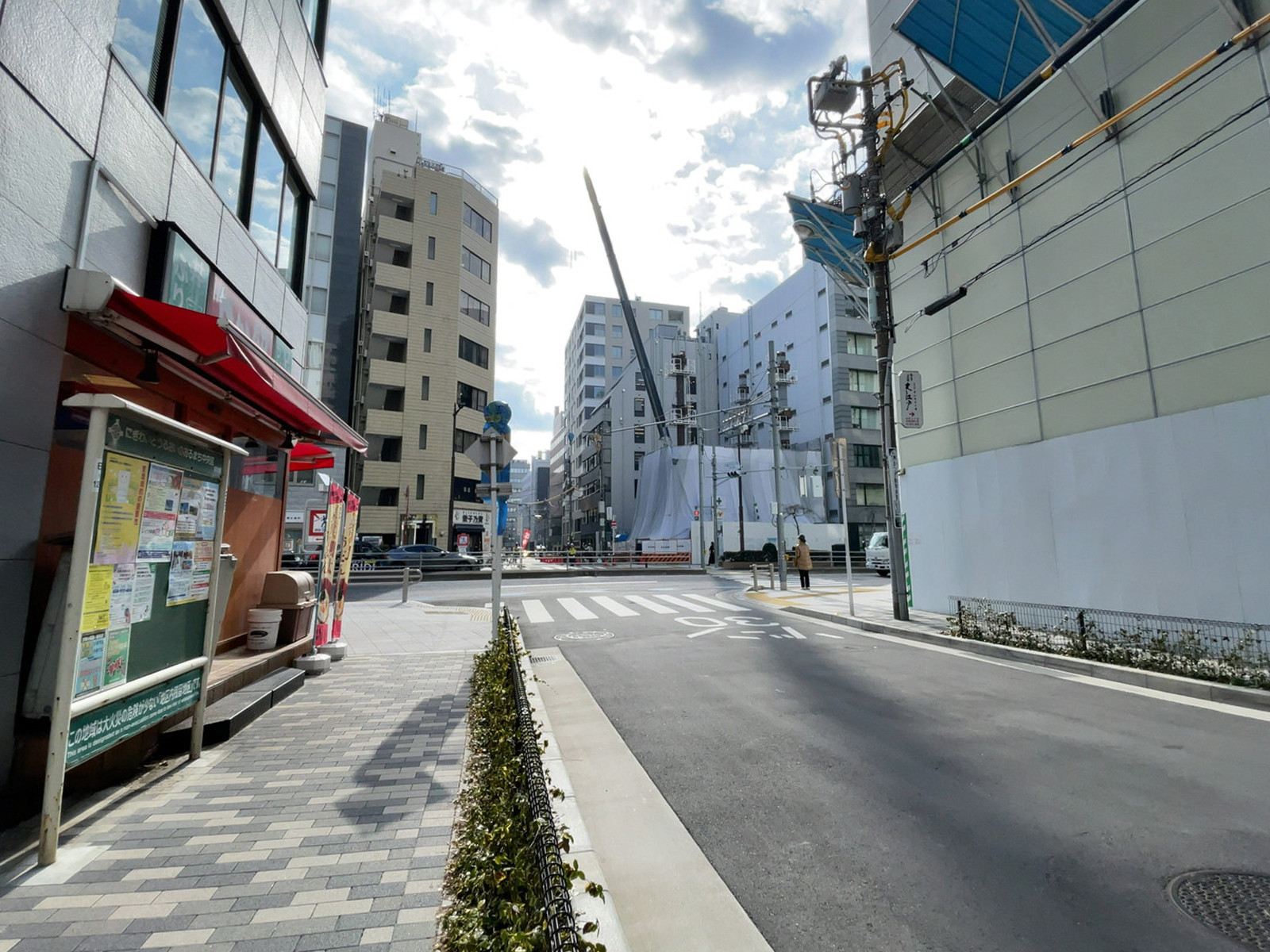 VORT日本橋本町前面の通り