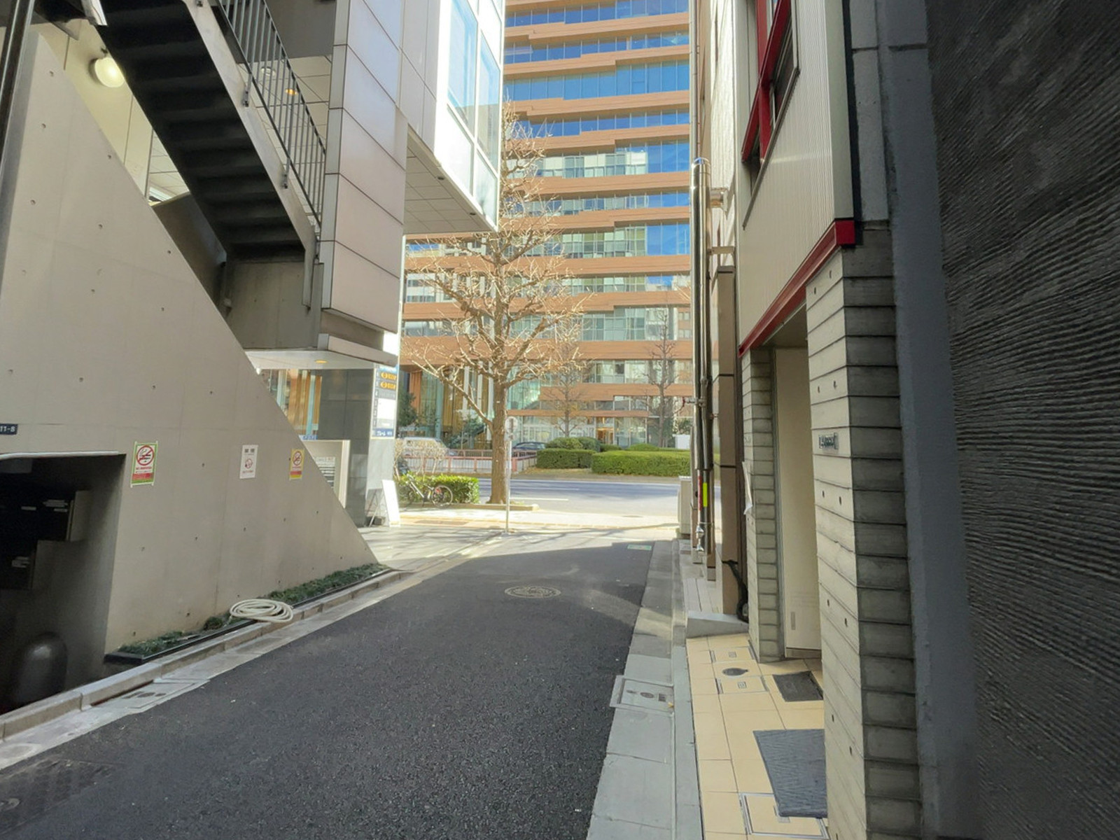 第22中央ビル前面の通り