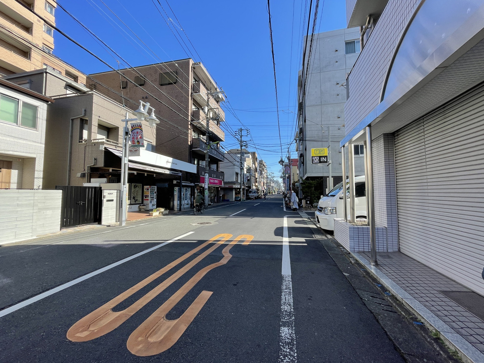 クレスト上町前面の通り