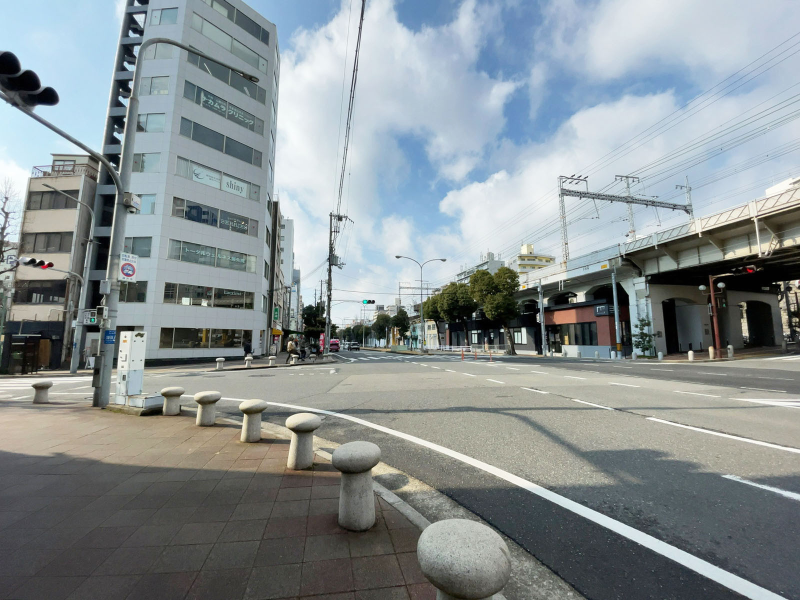 TOWA神戸元町ビル前面の通り