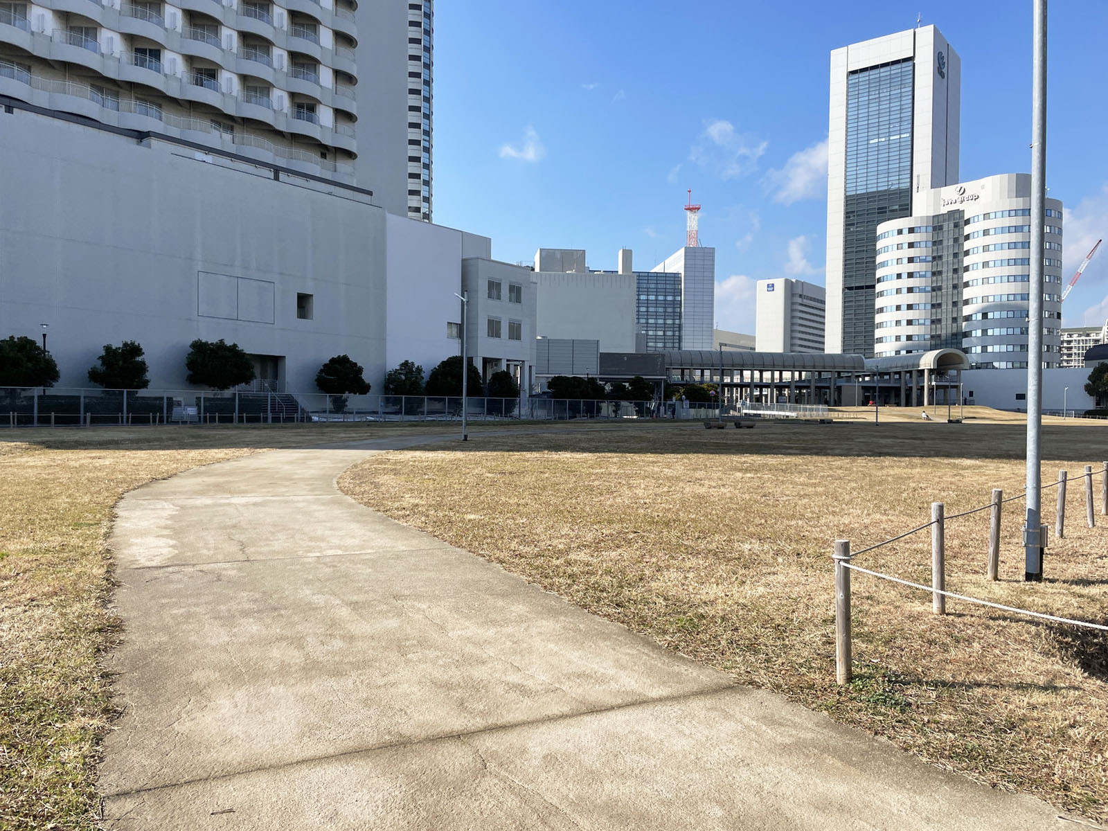 付近の市民広場南緑地