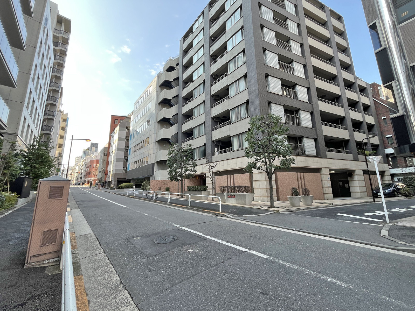 喜京家ビル前面通り