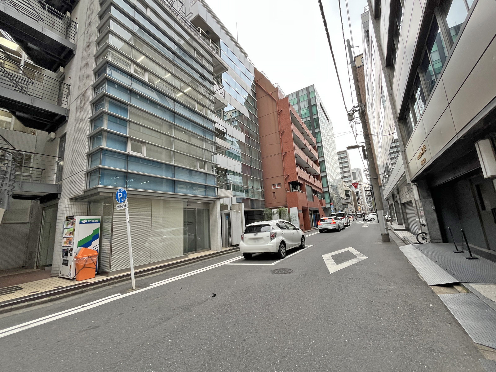 北大手町スクエア前面通り
